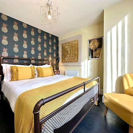 Designer Apartment Inc Free Parking & Fast Wifi 1 Minute Walk To Poole Quay - Great Location - Free Parking - Fast Wifi - Smart Tv - Newly Decorated - Sleeps Up To 2! Close To Poole & Bournemouth & Sandbanks Exterior foto